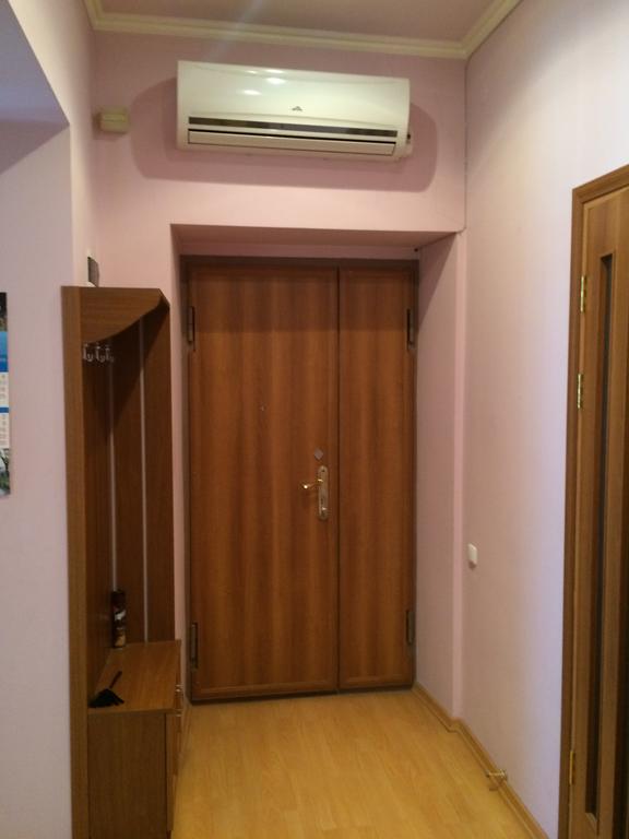 Apartment On Hanrapetutyan Street Yerevan Exterior foto