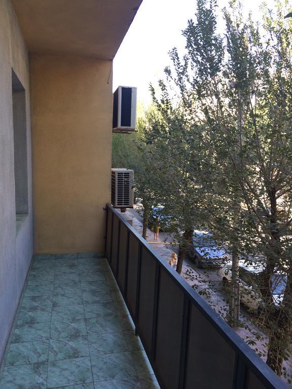 Apartment On Hanrapetutyan Street Yerevan Exterior foto
